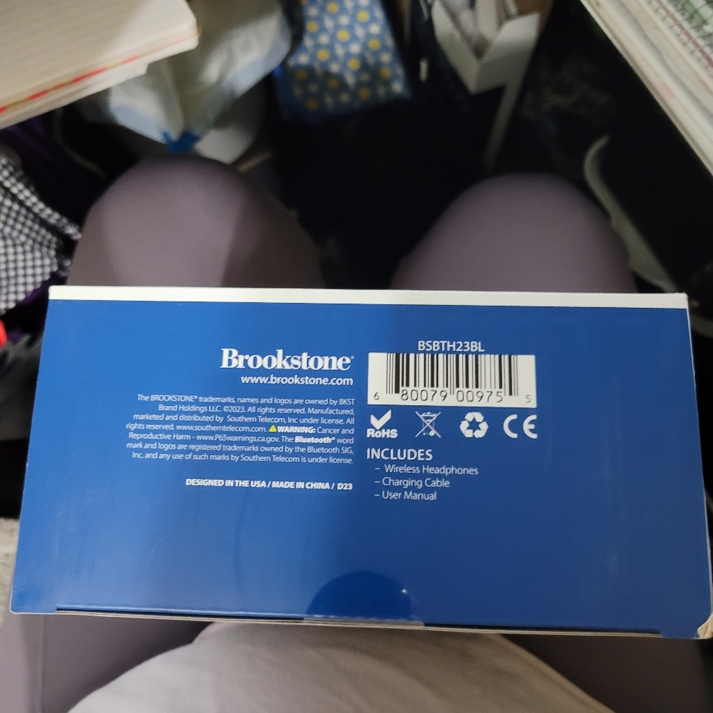 NIB Brookstone True Sonic Wireless Headphones - Picture 3 of 3